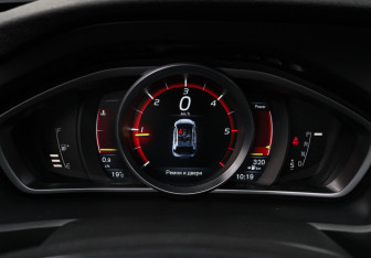 Подержанный автомобиль Volvo V40 Hatchback 2014 года (18 фото)