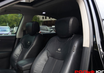 Подержанный автомобиль Infiniti FX 2013 года (13 фото)