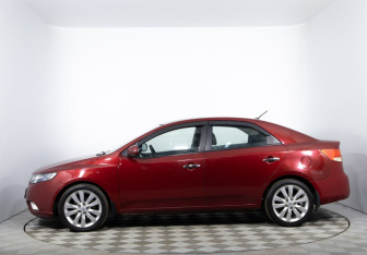 Подержанный автомобиль Kia Cerato Sedan 2011 года (8 фото)
