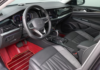 Подержанный автомобиль Volkswagen Passat Sedan 2021 года (17 фото)
