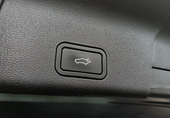 Подержанный автомобиль Geely Atlas Pro 2023 года (11 фото)