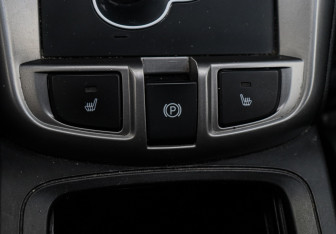 Подержанный автомобиль Chevrolet Captiva 2013 года (17 фото)