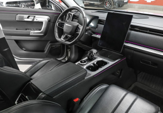Подержанный автомобиль Jaecoo J7 2023 года (13 фото)