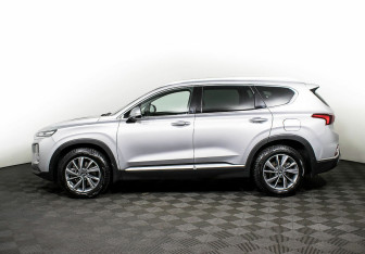 Подержанный автомобиль Hyundai Santa Fe 2019 года (3 фото)