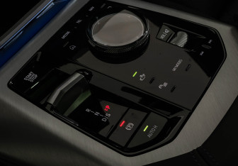 Подержанный автомобиль BMW X3 2024 года (21 фото)