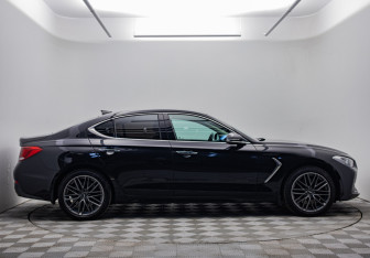 Подержанный автомобиль Genesis G70 2018 года (4 фото)