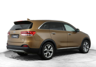 Подержанный автомобиль Kia Sorento 2017 года (5 фото)