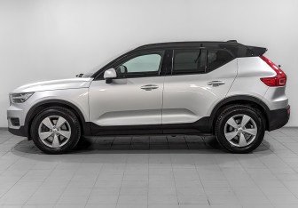 Подержанный автомобиль Volvo XC40 2018 года (8 фото)
