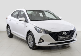 Подержанный автомобиль Hyundai Solaris Sedan 2022 года (3 фото)