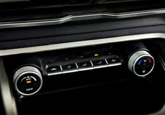 Подержанный автомобиль Geely Coolray 2022 года (25 фото)