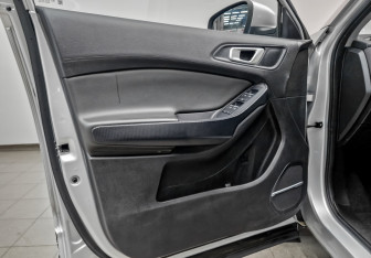 Подержанный автомобиль Chery Tiggo 4 2022 года (20 фото)