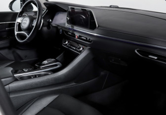 Подержанный автомобиль Hyundai Sonata 2021 года (9 фото)
