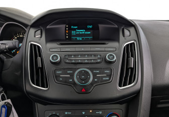 Подержанный автомобиль Ford Focus Sedan 2019 года (17 фото)