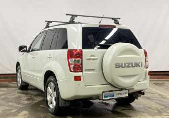Подержанный автомобиль Suzuki Grand Vitara 2008 года (8 фото)