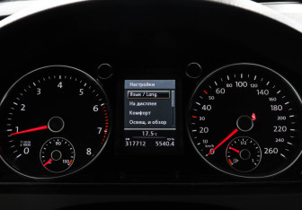 Подержанный автомобиль Volkswagen Passat Wagon 2012 года (7 фото)