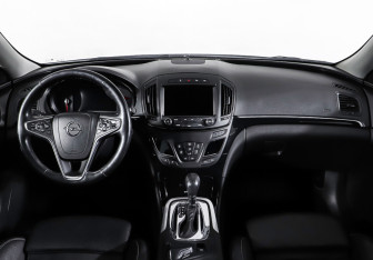 Подержанный автомобиль Opel Insignia Sedan 2014 года (24 фото)