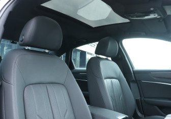 Подержанный автомобиль Audi A6 Sedan 2020 года (14 фото)