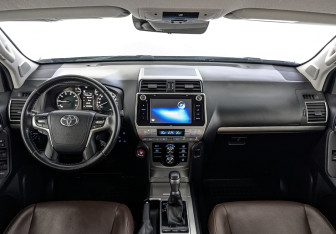 Подержанный автомобиль Toyota Land Cruiser Prado 2019 года (14 фото)