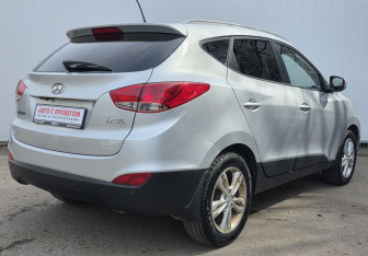 Подержанный автомобиль Hyundai ix35 2012 года (5 фото)
