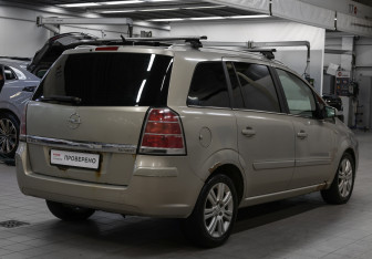 Подержанный автомобиль Opel Zafira Compactvan 2007 года (3 фото)