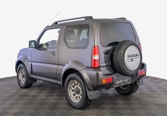 Подержанный автомобиль Suzuki Jimny 2018 года (7 фото)