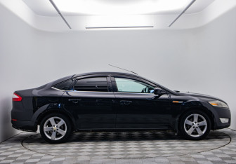 Подержанный автомобиль Ford Mondeo Sedan 2009 года (4 фото)
