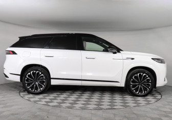 Подержанный автомобиль Jaecoo J8 2024 года (4 фото)