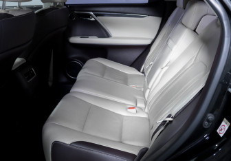 Подержанный автомобиль Lexus RX 2016 года (10 фото)
