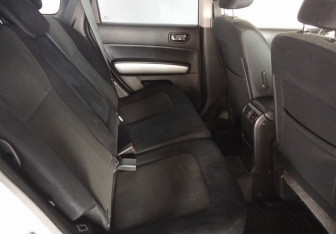 Подержанный автомобиль Nissan X-Trail 2012 года (16 фото)