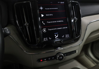 Подержанный автомобиль Volvo XC60 2018 года (19 фото)