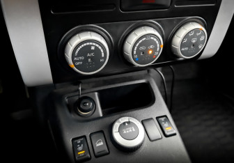 Подержанный автомобиль Nissan X-Trail 2013 года (27 фото)