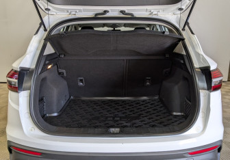 Подержанный автомобиль Geely Coolray 2023 года (10 фото)