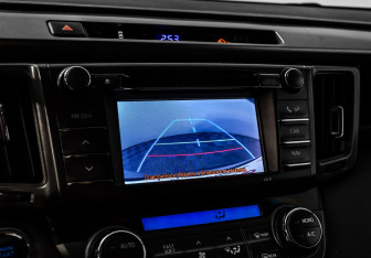 Подержанный автомобиль Toyota RAV4 2013 года (12 фото)