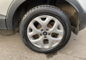 Подержанный автомобиль Renault Kaptur 2016 года (12 фото)