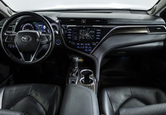 Подержанный автомобиль Toyota Camry Sedan 2020 года (12 фото)