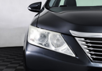Подержанный автомобиль Toyota Camry Sedan 2012 года (23 фото)