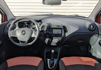 Подержанный автомобиль Renault Kaptur 2017 года (14 фото)