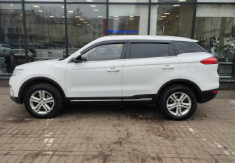 Подержанный автомобиль Geely Atlas 2018 года (5 фото)