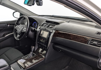 Подержанный автомобиль Toyota Camry Sedan 2017 года (13 фото)