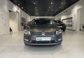 Подержанный автомобиль Volkswagen Passat Sedan 2012 года (2 фото)