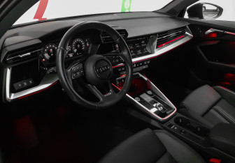 Подержанный автомобиль Audi A3 Hatchback 2021 года (7 фото)