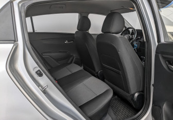 Подержанный автомобиль Kia Rio Hatchback 2021 года (17 фото)