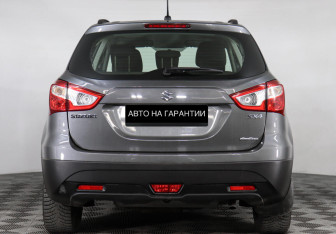 Подержанный автомобиль Suzuki SX4 Hatchback 2017 года (4 фото)