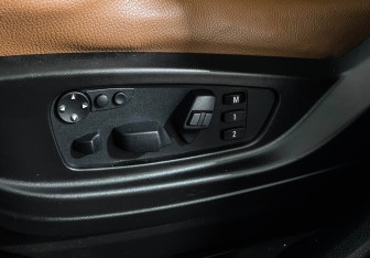 Подержанный автомобиль BMW X6 2010 года (15 фото)