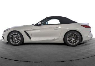 Подержанный автомобиль BMW Z4 Roadster 2019 года (8 фото)