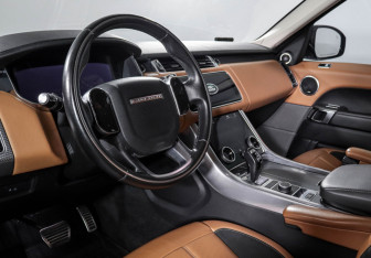 Подержанный автомобиль Land Rover Range Rover Sport 2022 года (14 фото)