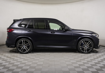 Подержанный автомобиль BMW X5 2019 года (5 фото)