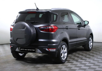 Подержанный автомобиль Ford EcoSport 2017 года (3 фото)