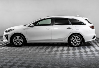 Подержанный автомобиль Kia Ceed Wagon 2021 года (8 фото)
