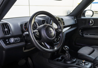 Подержанный автомобиль MINI Countryman 2020 года (11 фото)